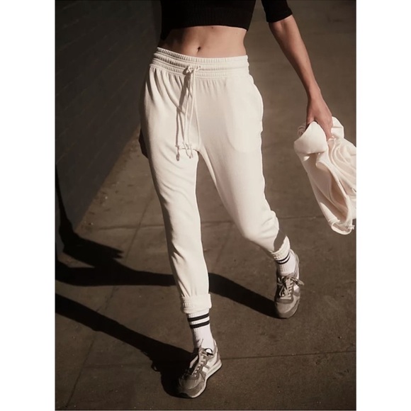 Free People Movement The Way You Move Jogger in Brushed Sail Size Medium Cotton - Picture 1 of 12